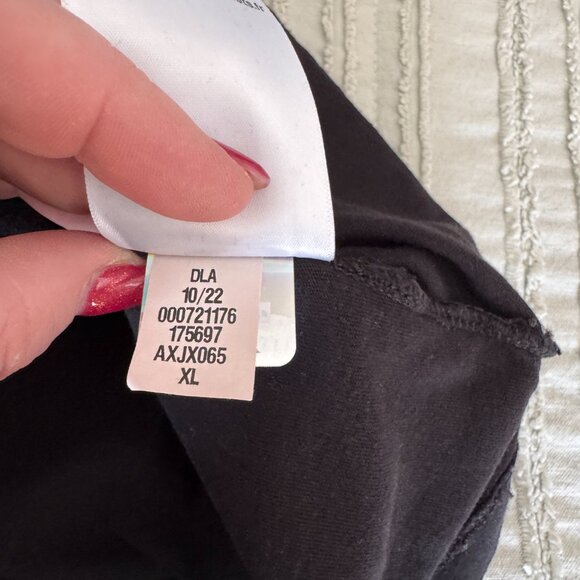 The North Face XL Graphic Tee – Never Stop Exploring Fuel your wanderlust with t - Picture 3 of 6